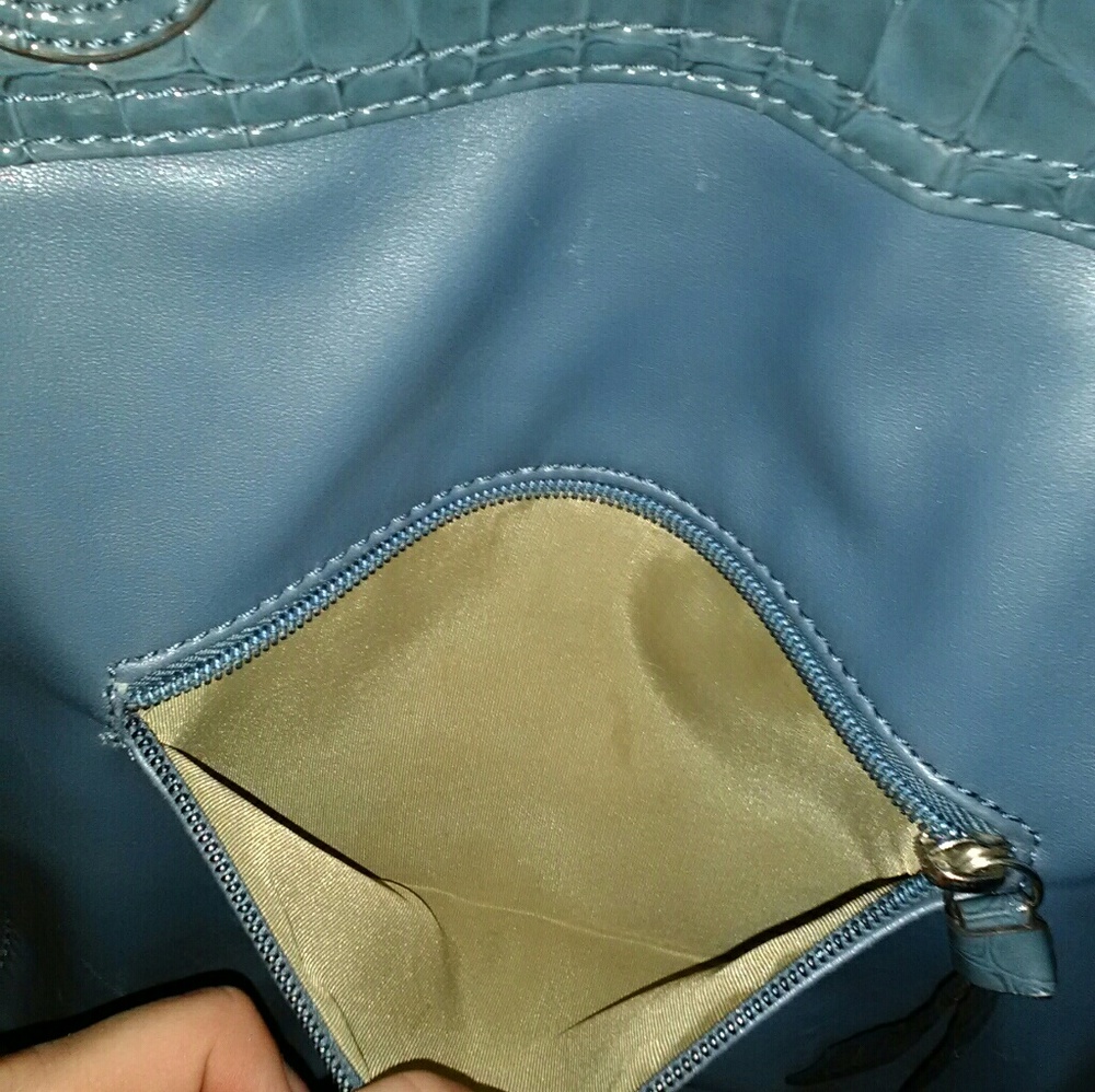Purse - Picture 4 of 7